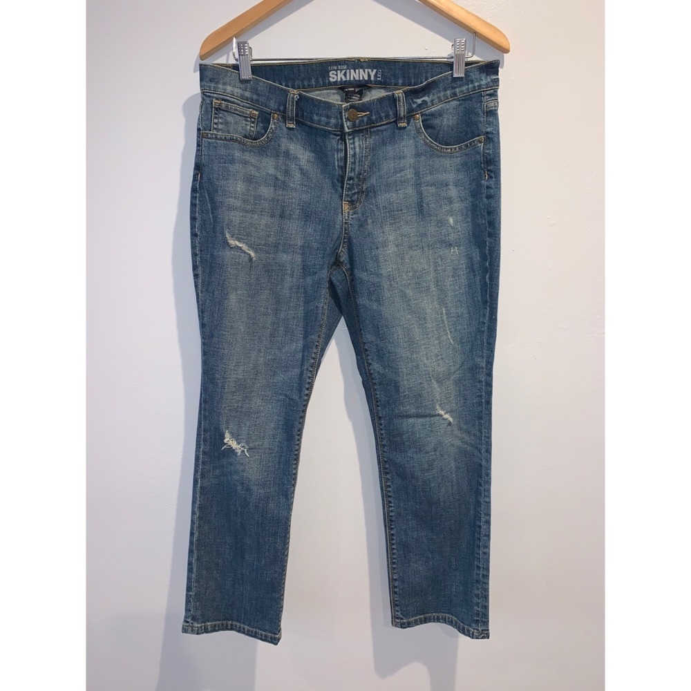 Low Rise Skinny Leg Capris